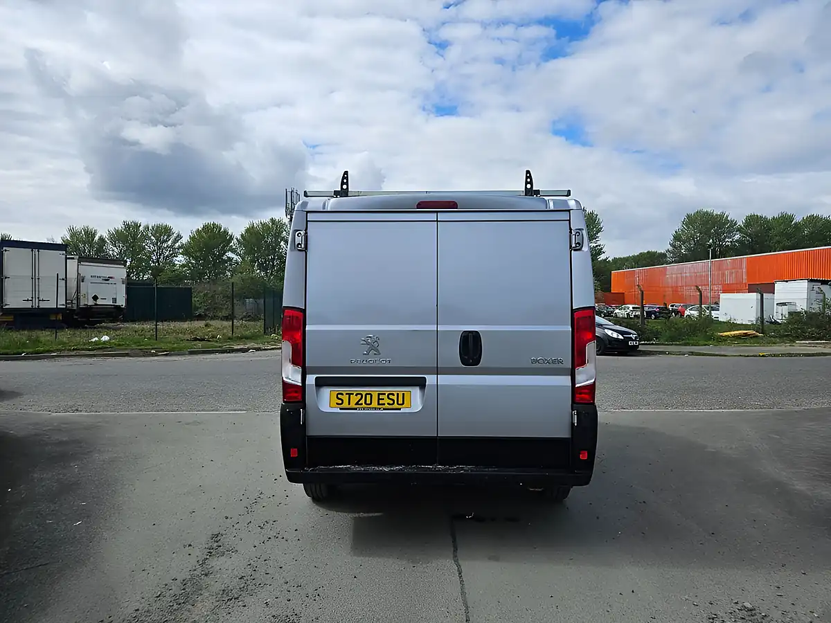 Used 2020 Peugeot Boxer 333 Pro L1H1 Swb Grey - Interior and Exterior details 7