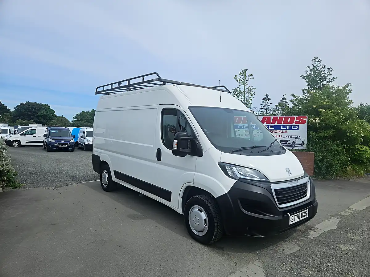 Used 2020 Peugeot Boxer 335 Pro White - Front View