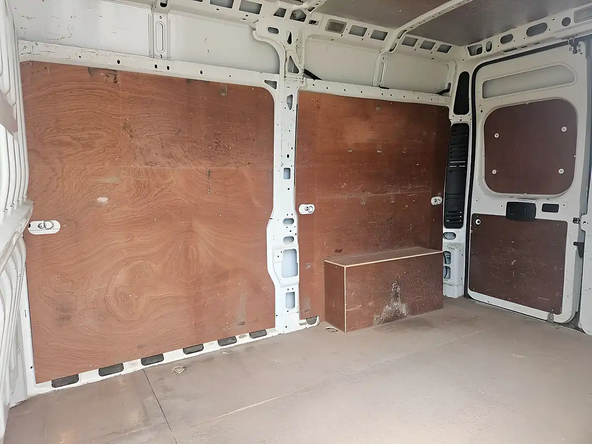Used 2020 Peugeot Boxer 335 Pro White - Interior and Exterior details 10