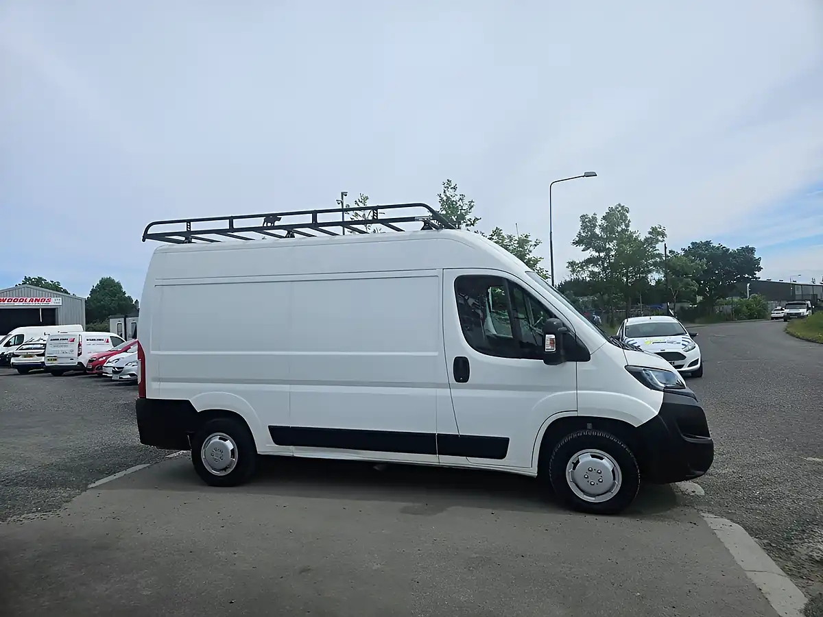 Used 2020 Peugeot Boxer 335 Pro White - Interior and Exterior details 2