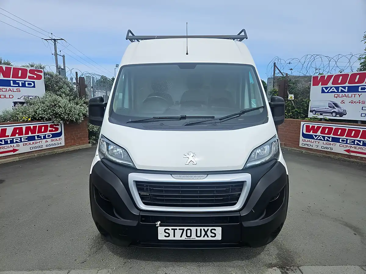 Used 2020 Peugeot Boxer 335 Pro White - Interior and Exterior details 3