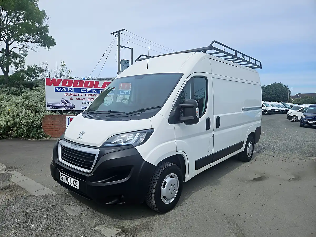 Used 2020 Peugeot Boxer 335 Pro White - Interior and Exterior details 4