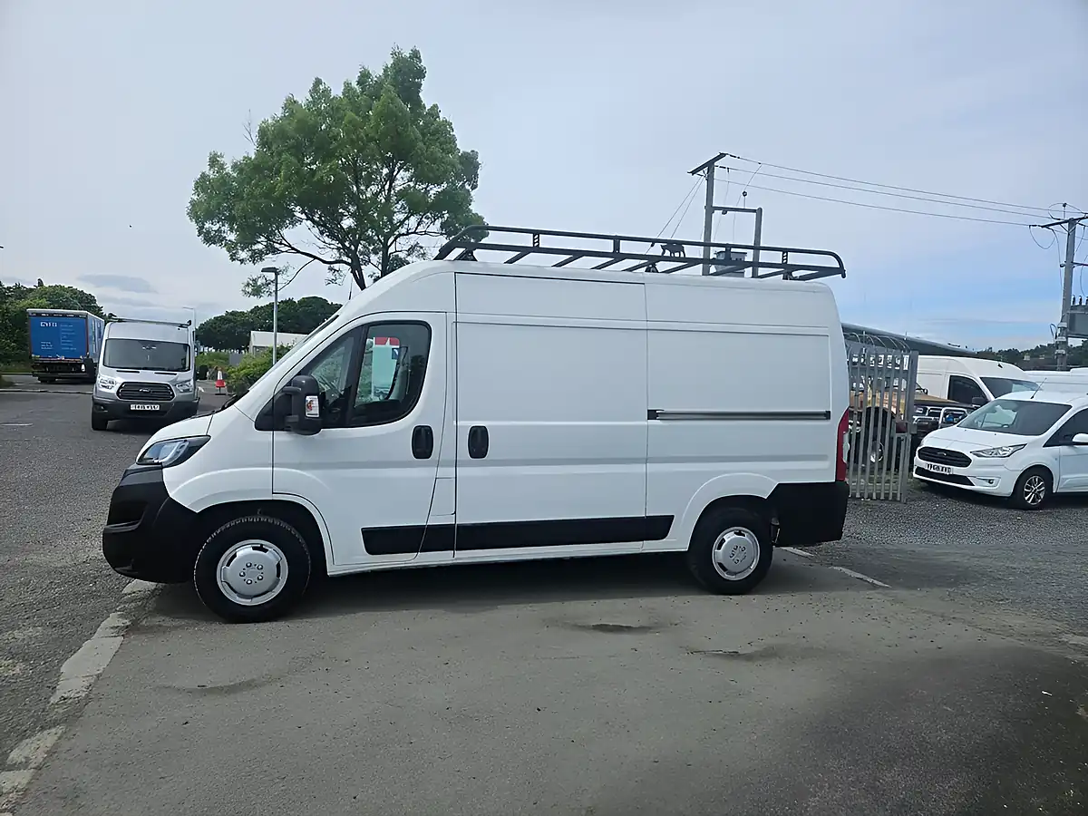 Used 2020 Peugeot Boxer 335 Pro White - Interior and Exterior details 5
