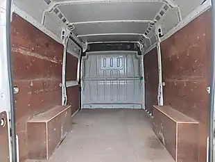 Used 2020 Peugeot Boxer 335 Pro White - Interior and Exterior details 9