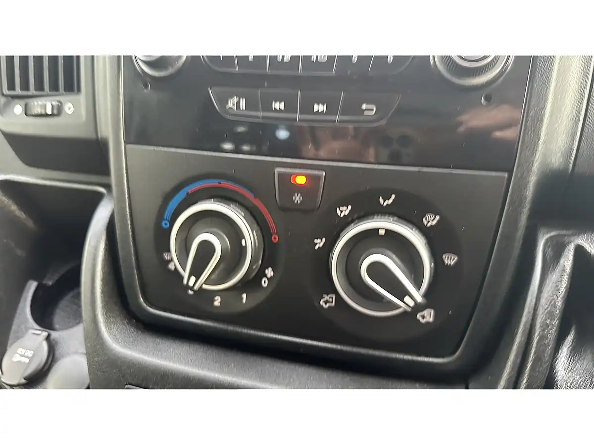 Used 2020 Peugeot Boxer Chassis Cab White - Interior and Exterior details 7