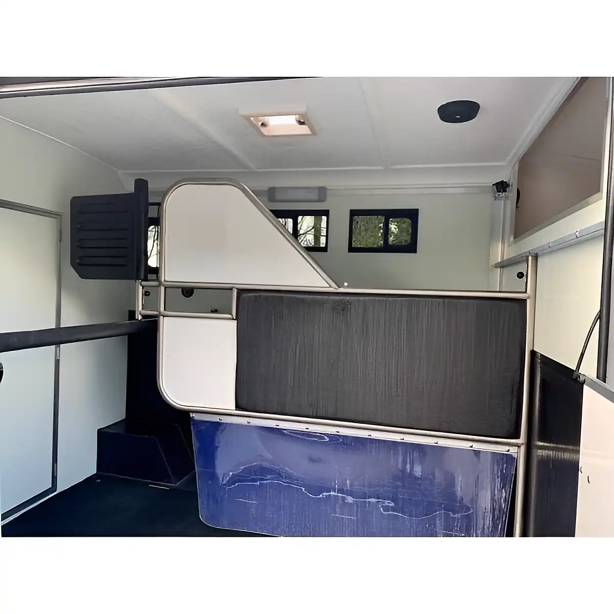 Used 2020 Peugeot Boxer Platform Cab Grey - Interior and Exterior details 10