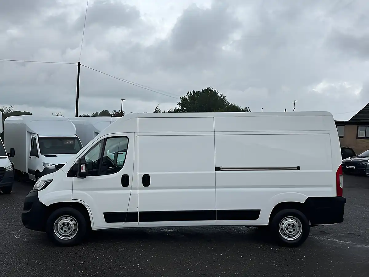 Used 2020 Peugeot Boxer Professional 435 L3 H2 Lwb White - Interior and Exterior details 6