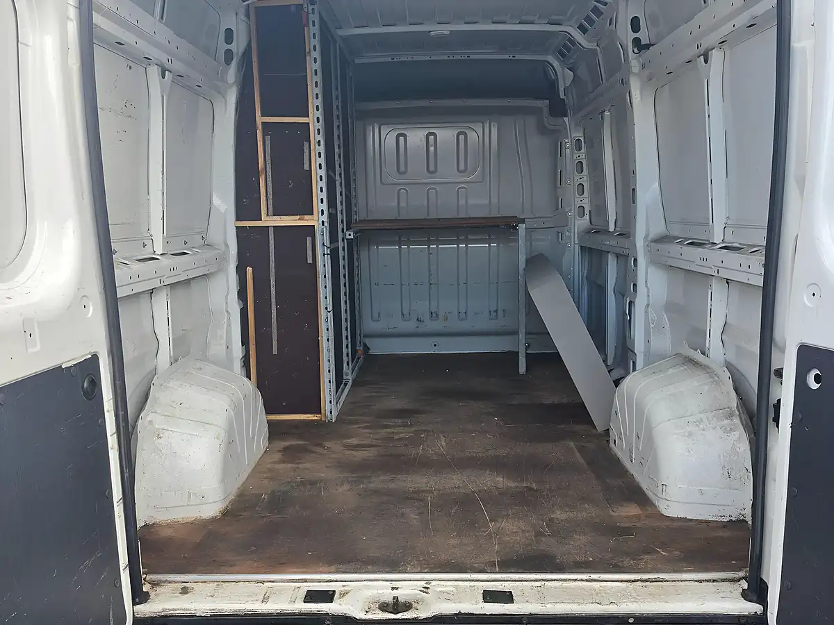 Used 2020 Peugeot Boxer Professional L2 H2 White - Interior and Exterior details 14