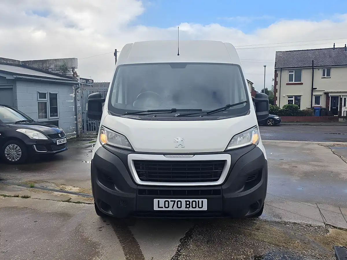 Used 2020 Peugeot Boxer Professional L2 H2 White - Interior and Exterior details 2