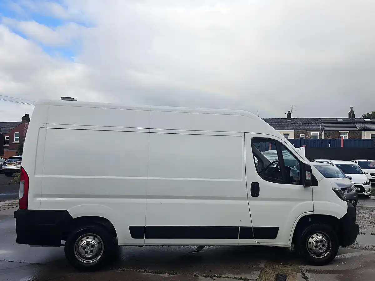 Used 2020 Peugeot Boxer Professional L2 H2 White - Interior and Exterior details 8