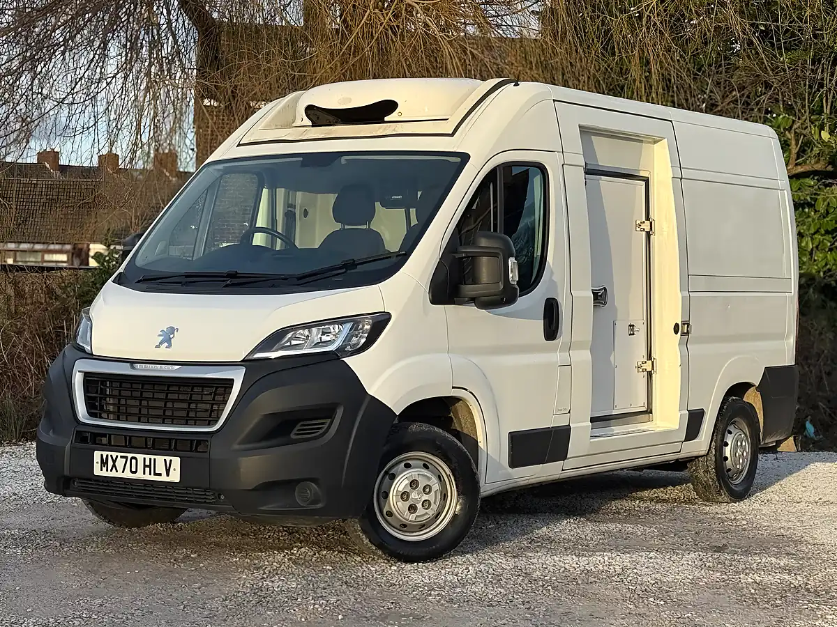 Used 2020 Peugeot Boxer Professional White - Interior and Exterior details 2