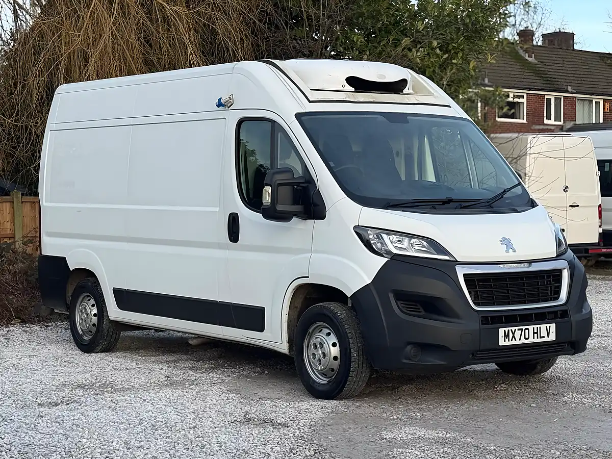 Used 2020 Peugeot Boxer Professional White - Interior and Exterior details 3