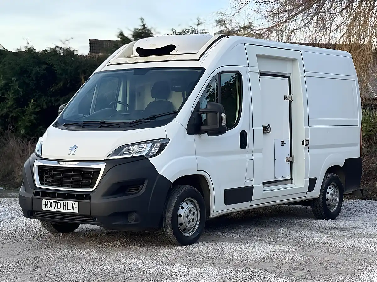 Used 2020 Peugeot Boxer Professional White - Interior and Exterior details 6