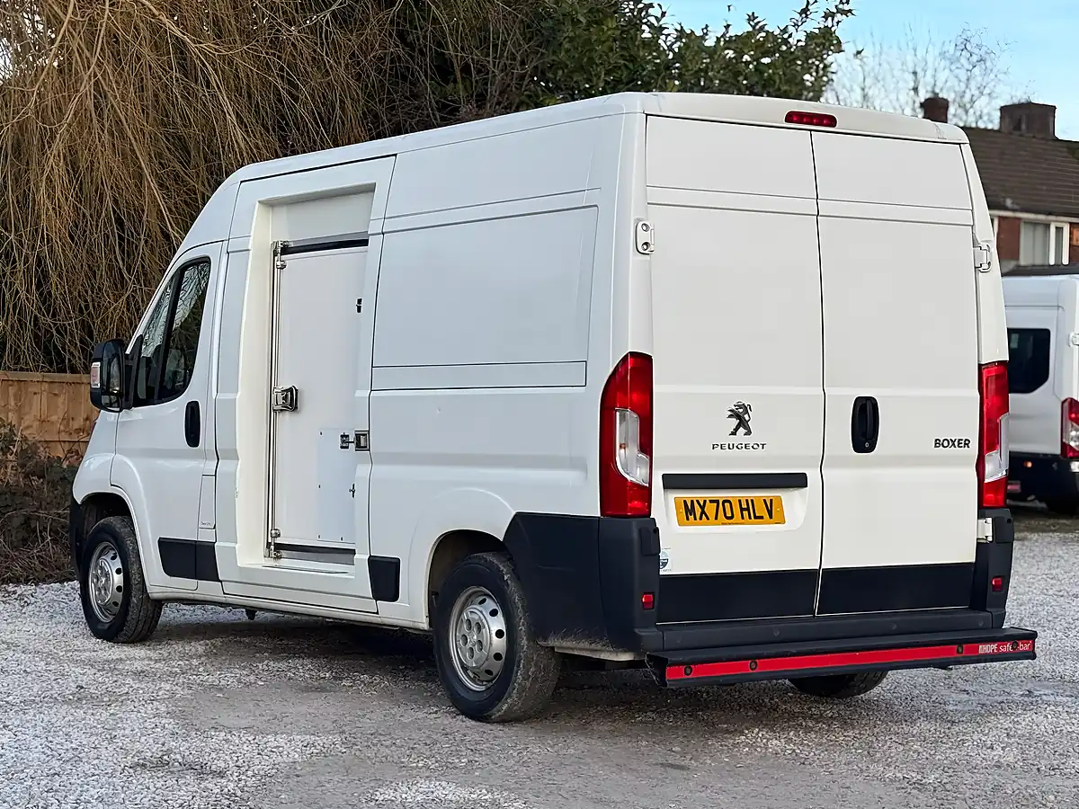 Used 2020 Peugeot Boxer Professional White - Interior and Exterior details 7