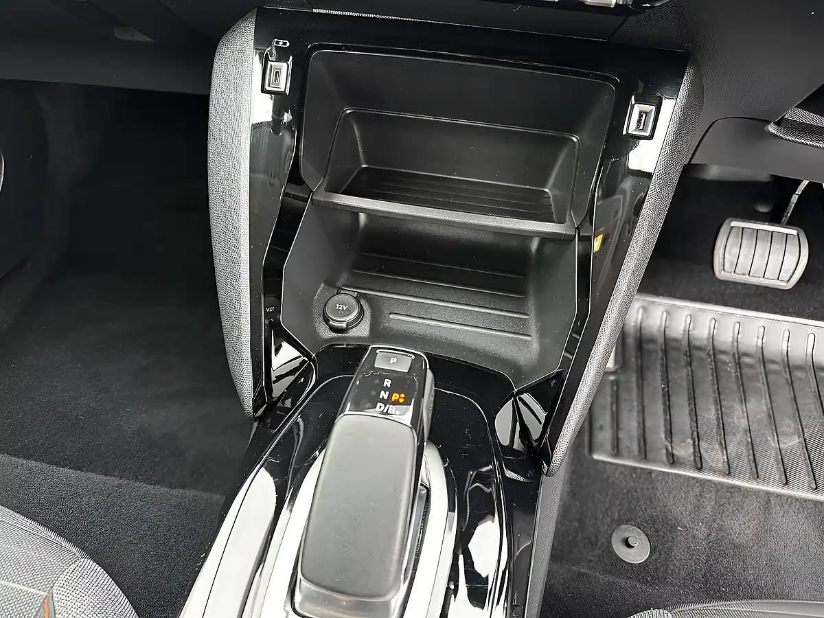 Used 2020 Peugeot E-208 Active Artense Grey Met - Interior and Exterior details 7