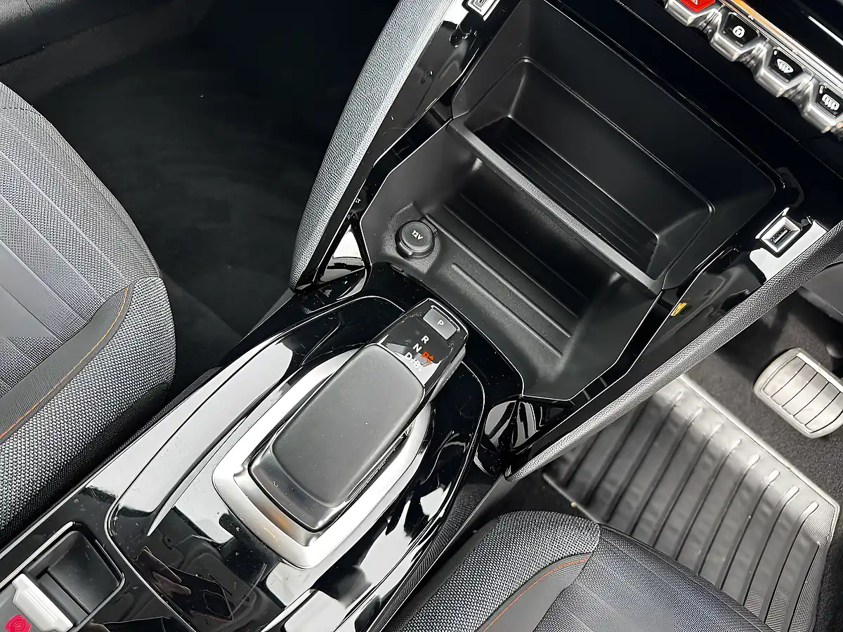 Used 2020 Peugeot E-208 Active Artense Grey Met - Interior and Exterior details 6