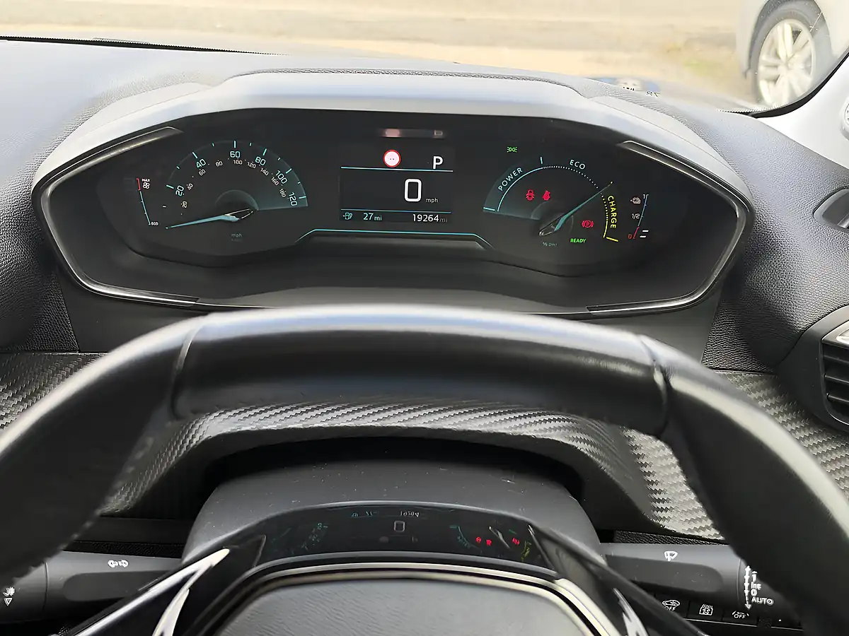 Used 2020 Peugeot E-208 Active Grey Metallic - Interior and Exterior details 11