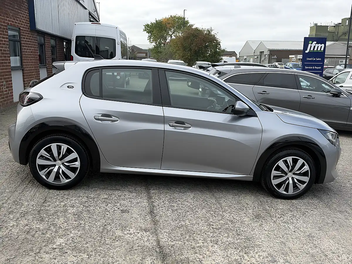 Used 2020 Peugeot E-208 Active Grey Metallic - Interior and Exterior details 5