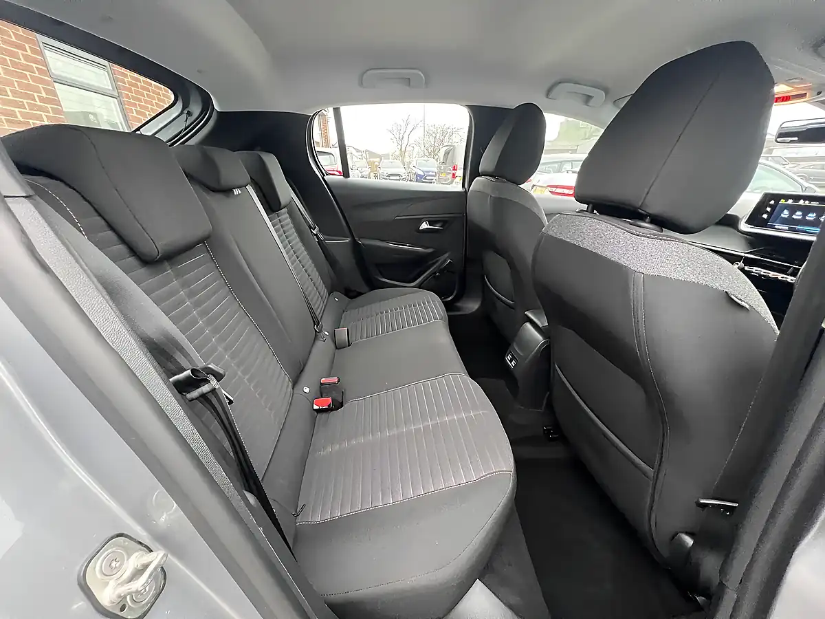 Used 2020 Peugeot E-208 Active Premium Artense Grey Metallic - Interior and Exterior details 4