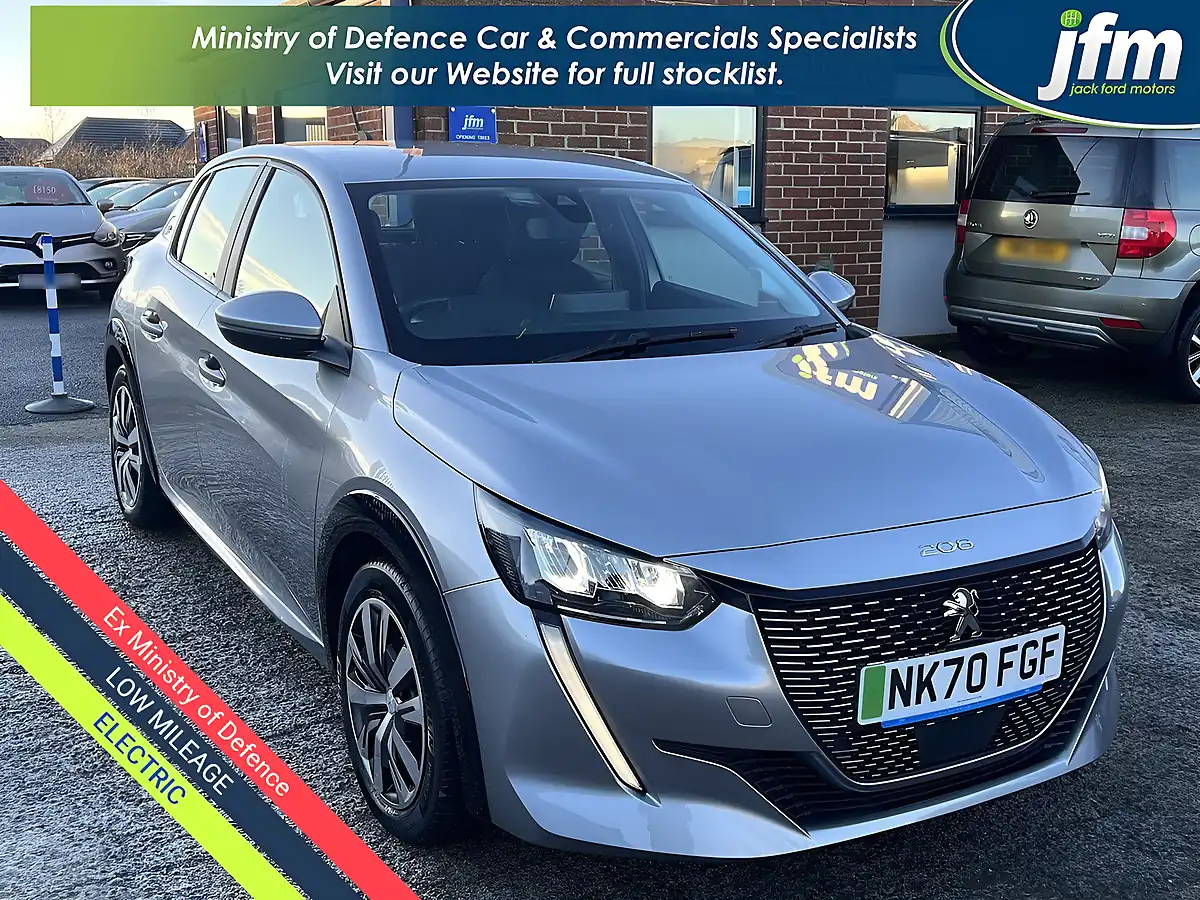 Used 2020 Peugeot E-208 Active Premium Artense Grey Metallic - Front View