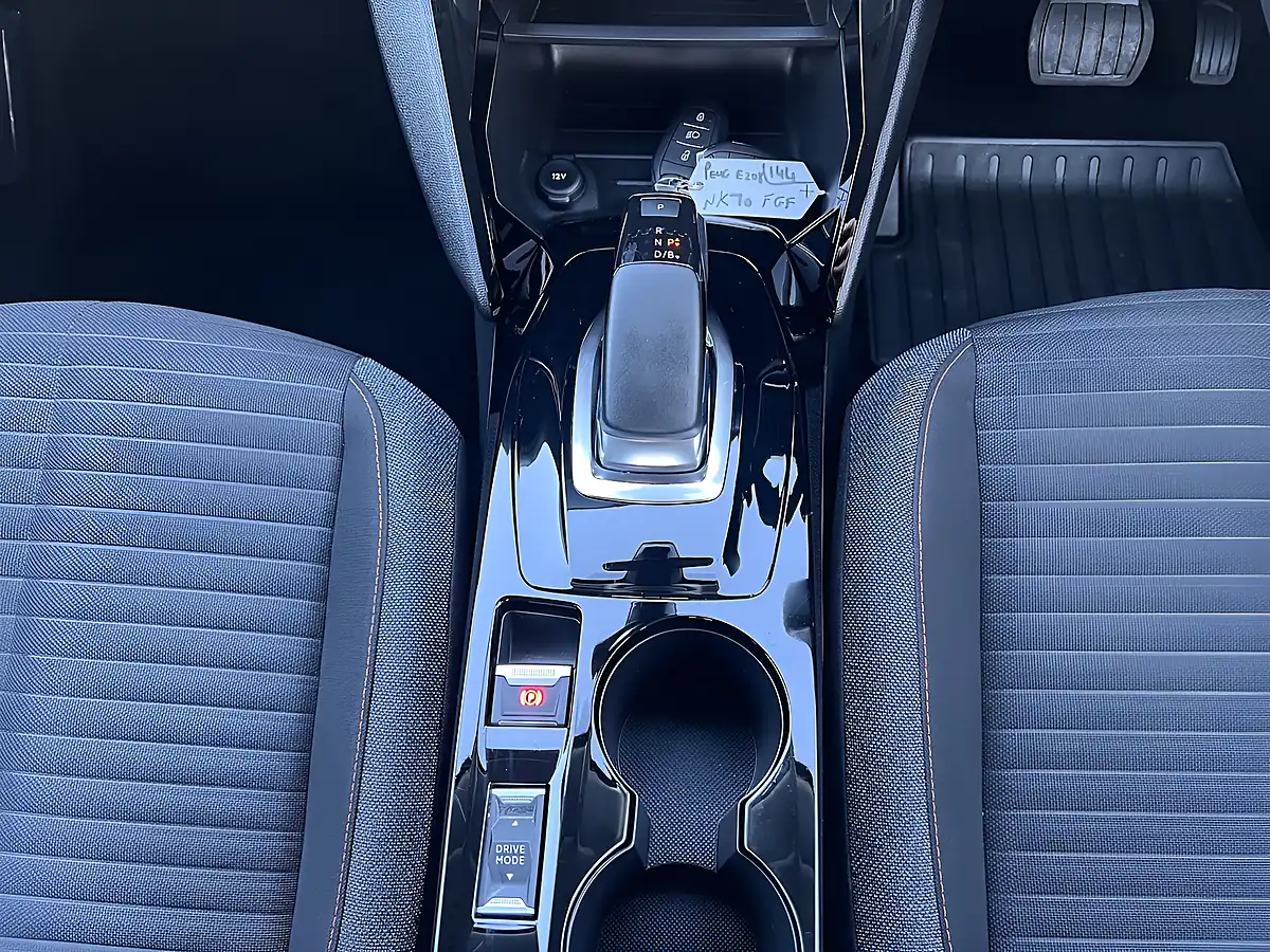 Used 2020 Peugeot E-208 Active Premium Artense Grey Metallic - Interior and Exterior details 14