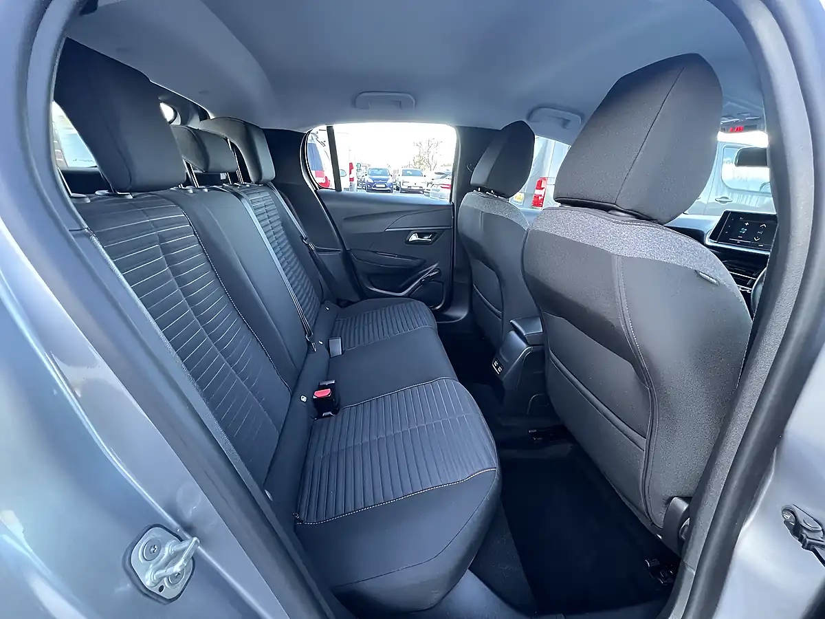 Used 2020 Peugeot E-208 Active Premium Artense Grey Metallic - Interior and Exterior details 4