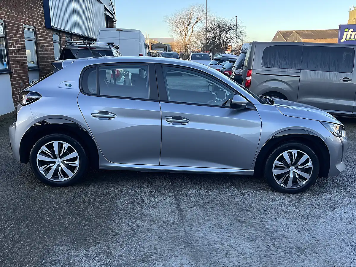 Used 2020 Peugeot E-208 Active Premium Artense Grey Metallic - Interior and Exterior details 5