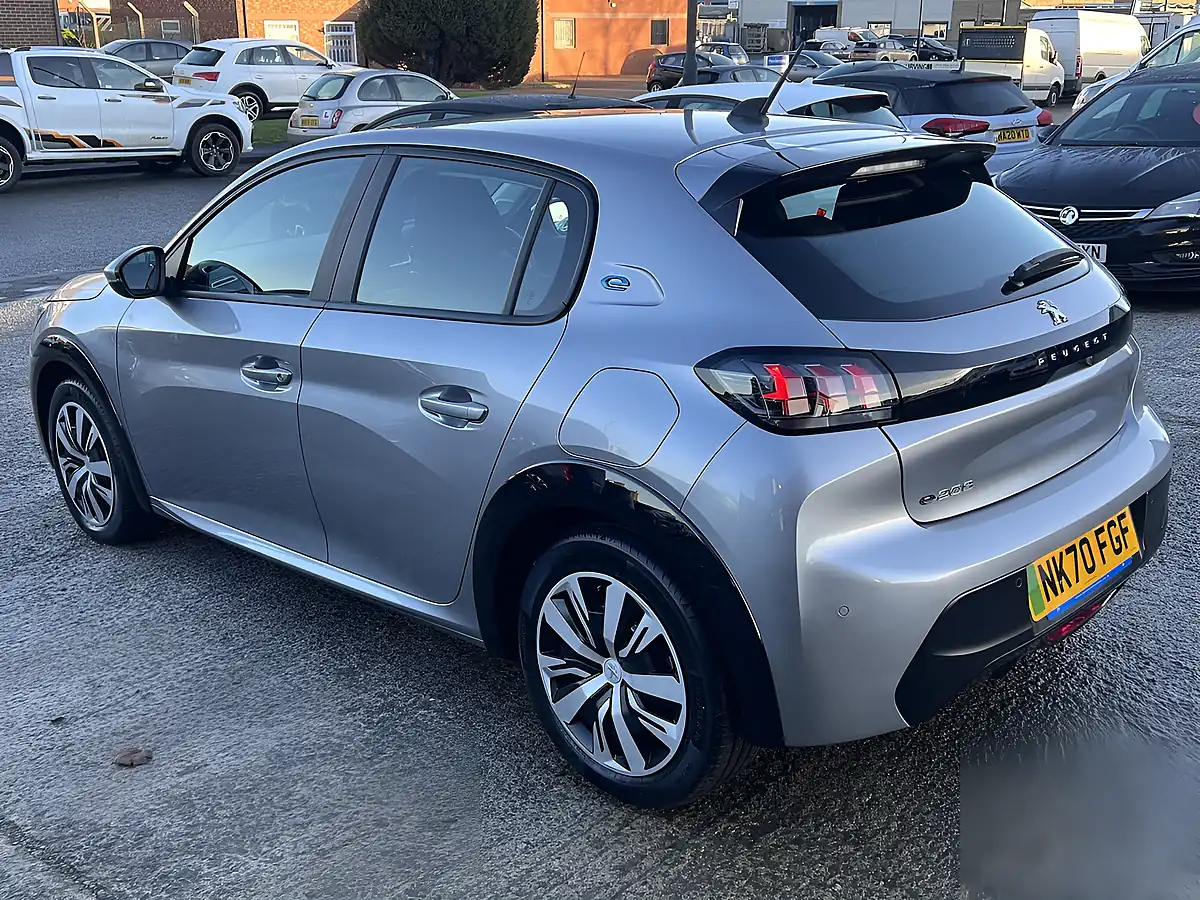 Used 2020 Peugeot E-208 Active Premium Artense Grey Metallic - Interior and Exterior details 8