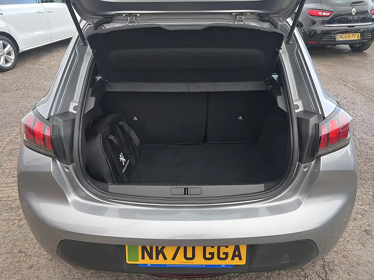 Used 2020 Peugeot E-208 Active Premium Artense Grey Metallic - Interior and Exterior details 17