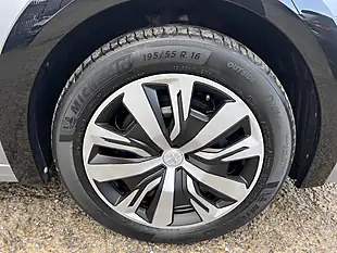 Used 2020 Peugeot E-208 Active Premium Artense Grey Metallic - Interior and Exterior details 20