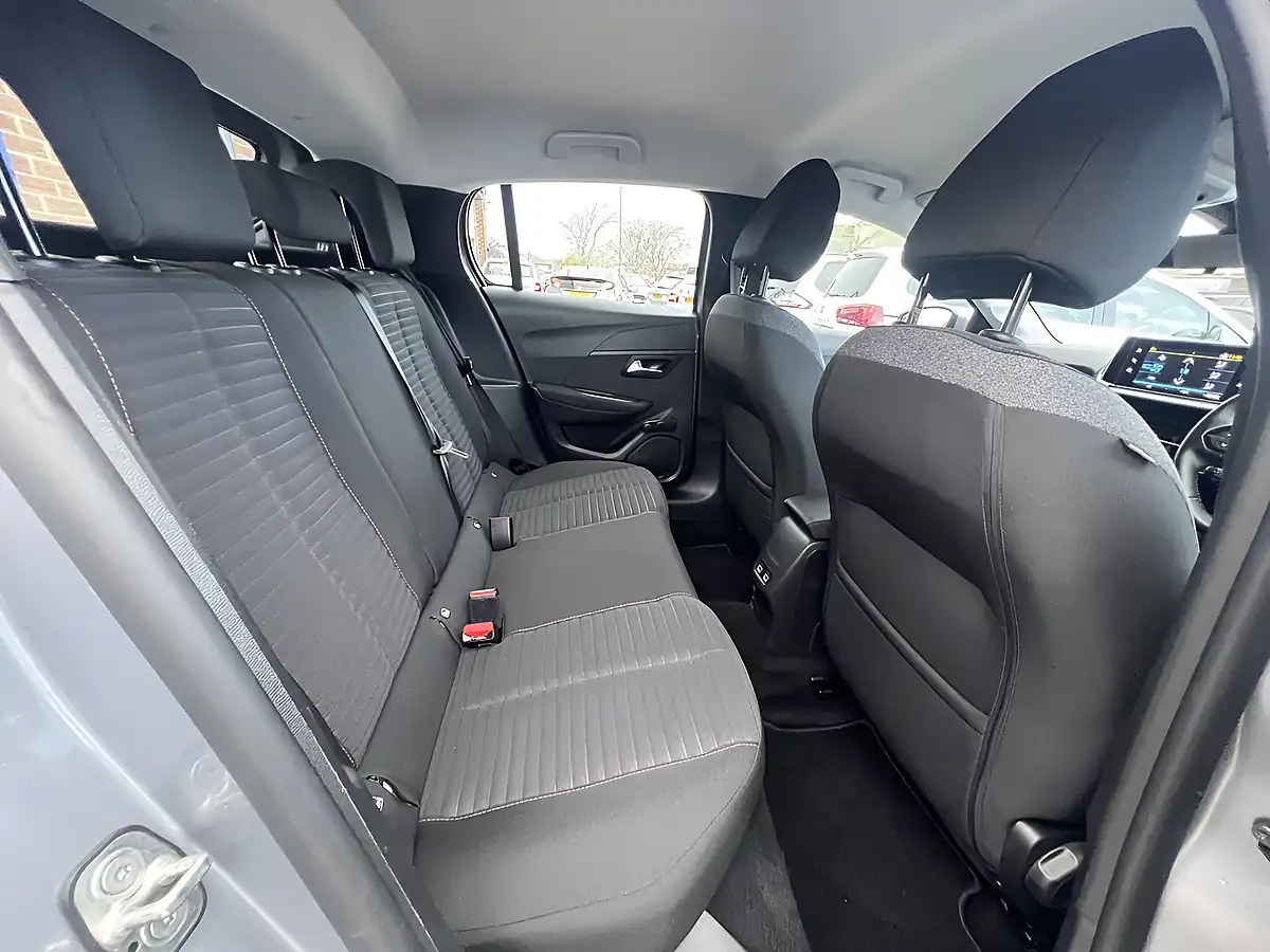Used 2020 Peugeot E-208 Active Premium Artense Grey Metallic - Interior and Exterior details 4