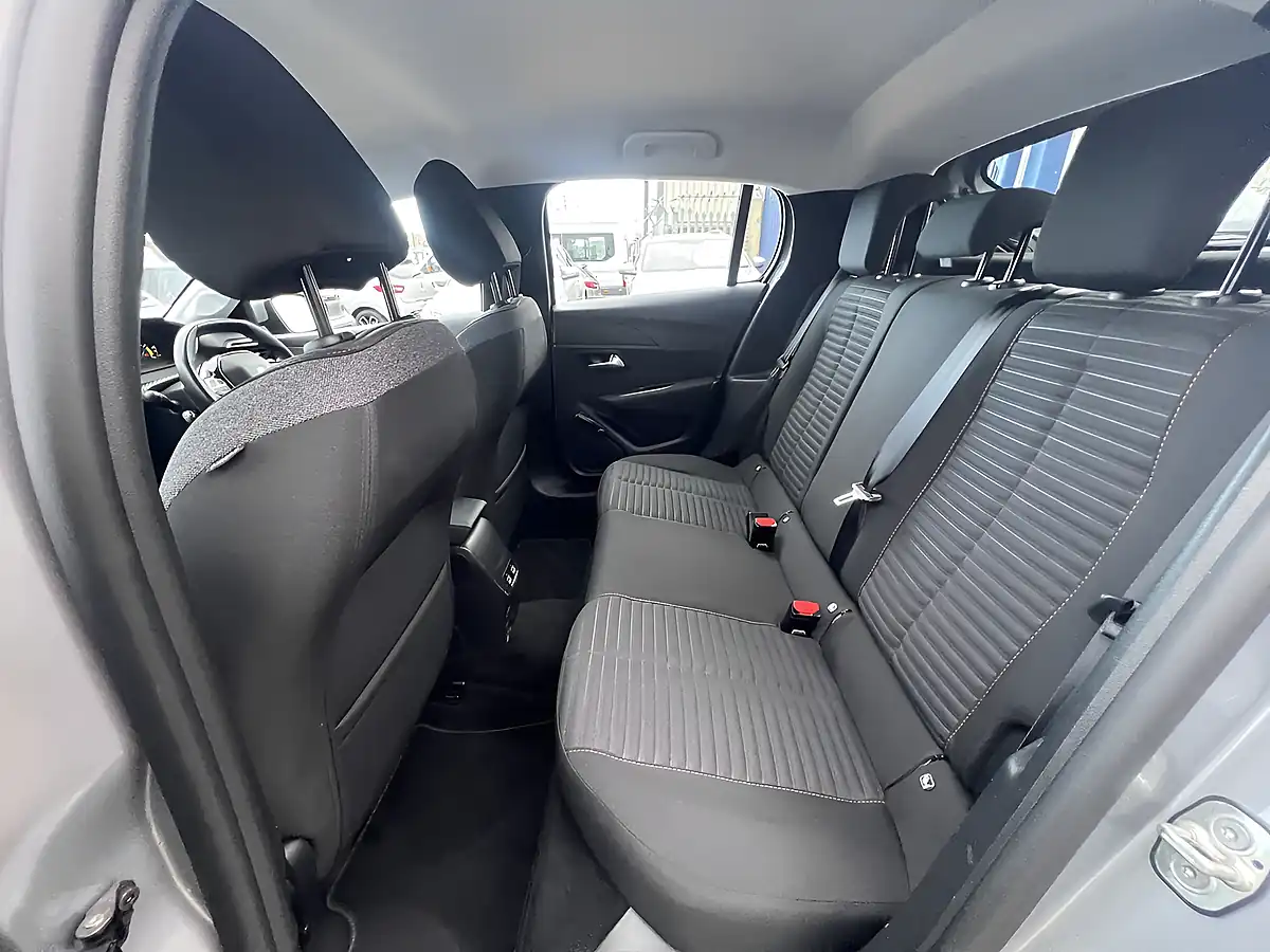 Used 2020 Peugeot E-208 Active Premium Artense Grey Metallic - Interior and Exterior details 5