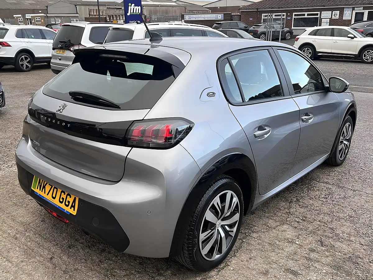Used 2020 Peugeot E-208 Active Premium Artense Grey Metallic - Interior and Exterior details 7