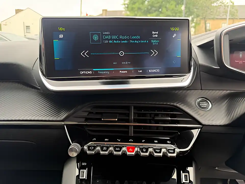 Used 2020 Peugeot e-208 Allure Black - Interior and Exterior details 11