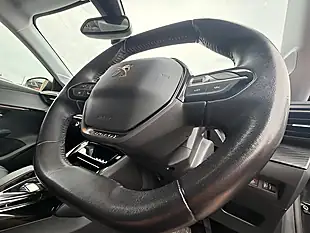 Used 2020 Peugeot e-208 Allure Black - Interior and Exterior details 12