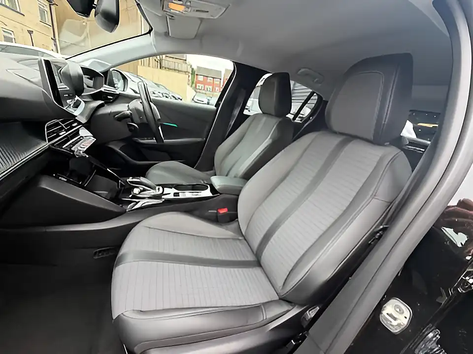 Used 2020 Peugeot e-208 Allure Black - Interior and Exterior details 13