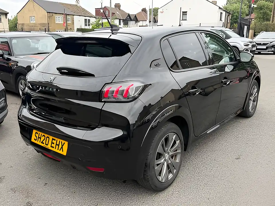 Used 2020 Peugeot e-208 Allure Black - Interior and Exterior details 7