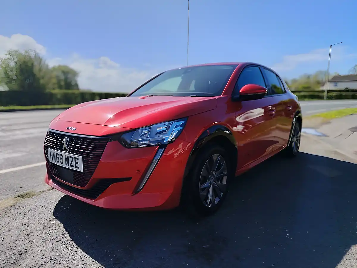 Used 2020 Peugeot E-208 Allure Red - Interior and Exterior details 4