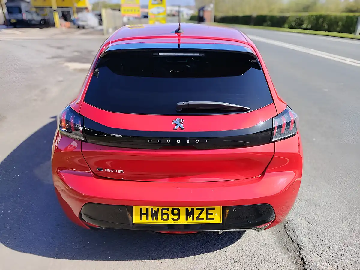Used 2020 Peugeot E-208 Allure Red - Interior and Exterior details 6