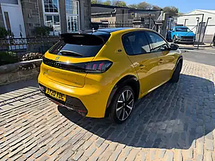 Used 2020 Peugeot E-208 GT Line Yellow - Interior and Exterior details 14