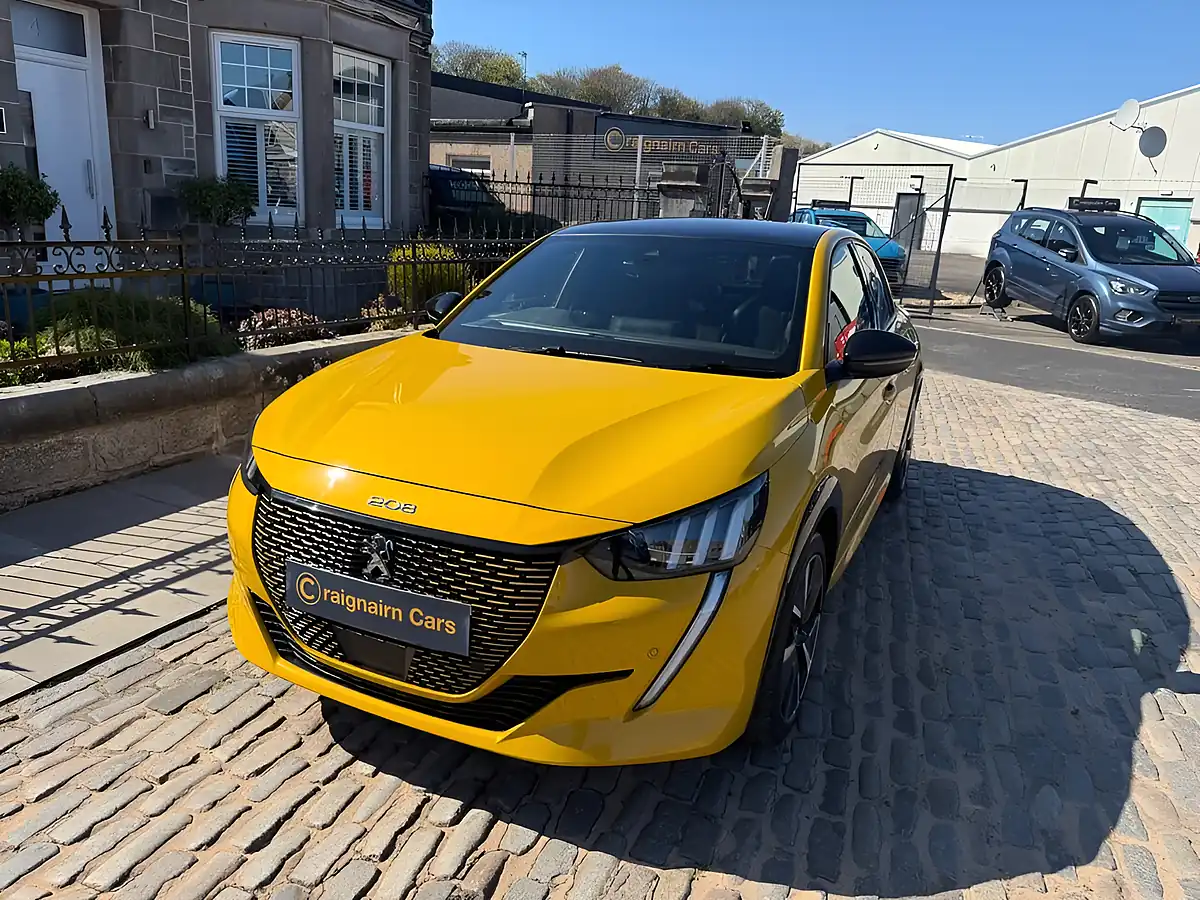 Used 2020 Peugeot E-208 GT Line Yellow - Interior and Exterior details 4