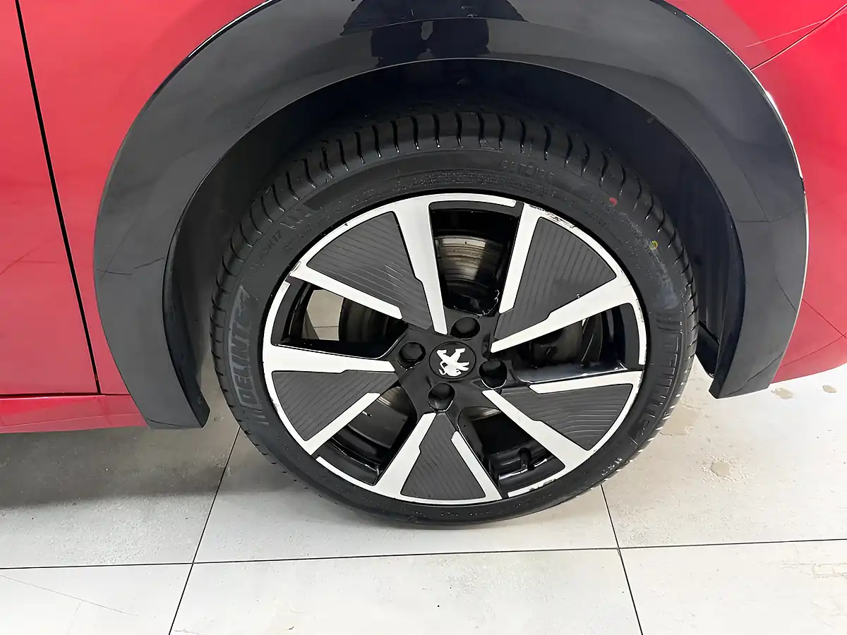 Used 2020 Peugeot E-208 GT Red - Interior and Exterior details 14
