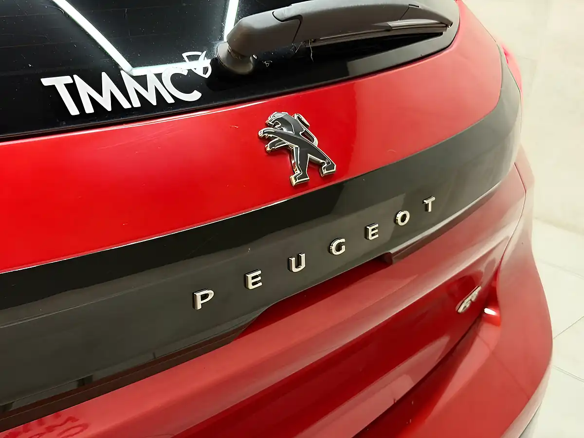Used 2020 Peugeot E-208 GT Red - Interior and Exterior details 18