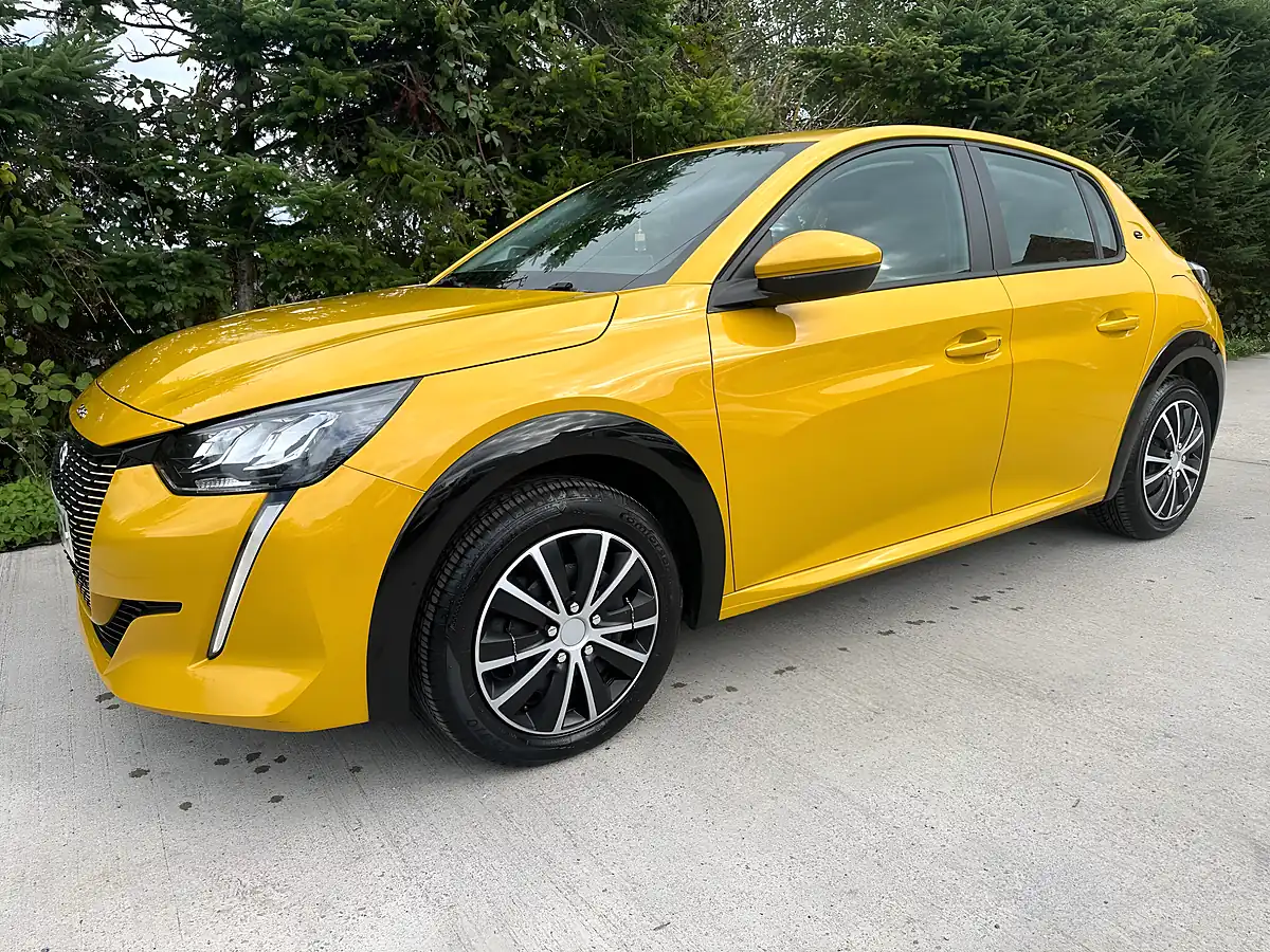 Used 2020 Peugeot E-208 - Front View