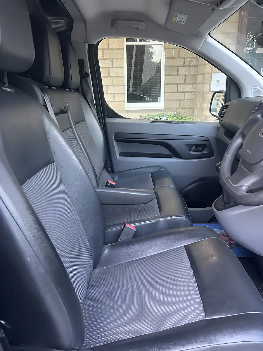 Used 2020 Peugeot Expert Professional L2 Black - Interior and Exterior details 9