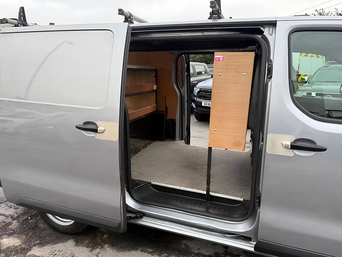 Used 2020 Peugeot Expert Professional Long Panel Van Lwb Grey - Interior and Exterior details 14