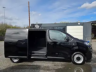 Used 2020 Peugeot Expert Professional Standard Panel Van Mwb Black - Interior and Exterior details 4