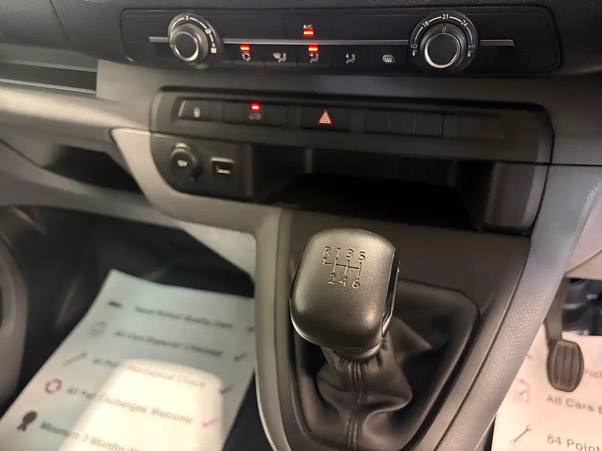 Used 2020 Peugeot Expert Professional Standard White - Interior and Exterior details 16