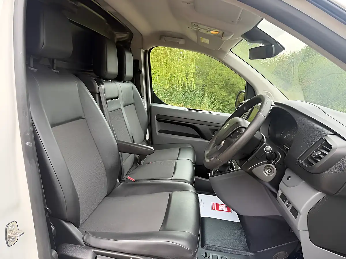 Used 2020 Peugeot Expert Professional Standard White - Interior and Exterior details 14
