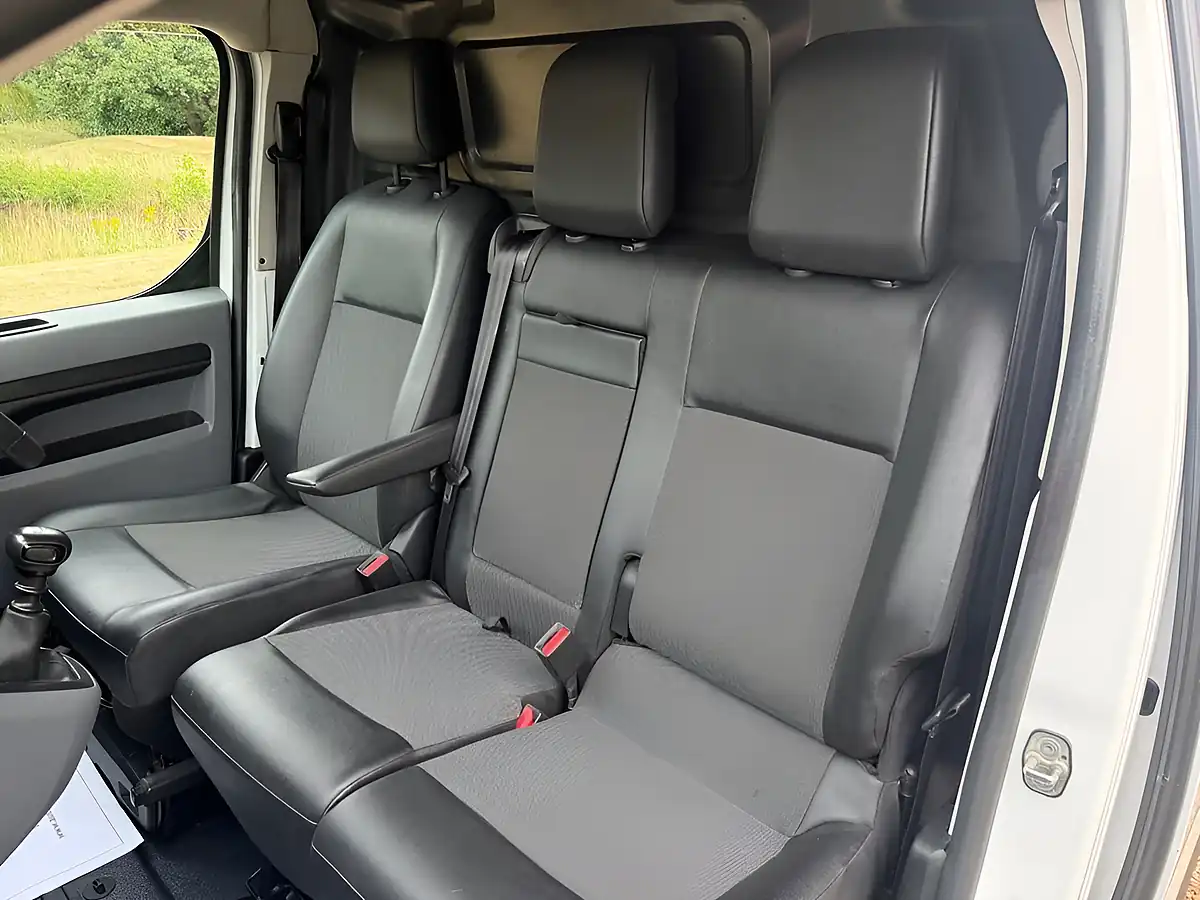 Used 2020 Peugeot Expert Professional Standard White - Interior and Exterior details 16